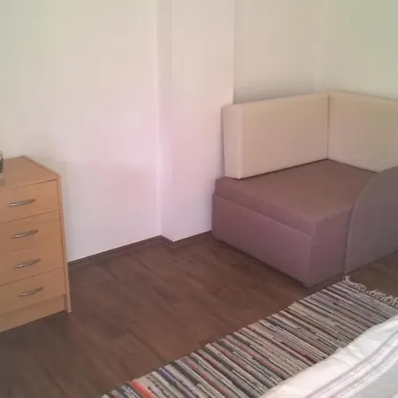 Apartment Siraly Apartman *